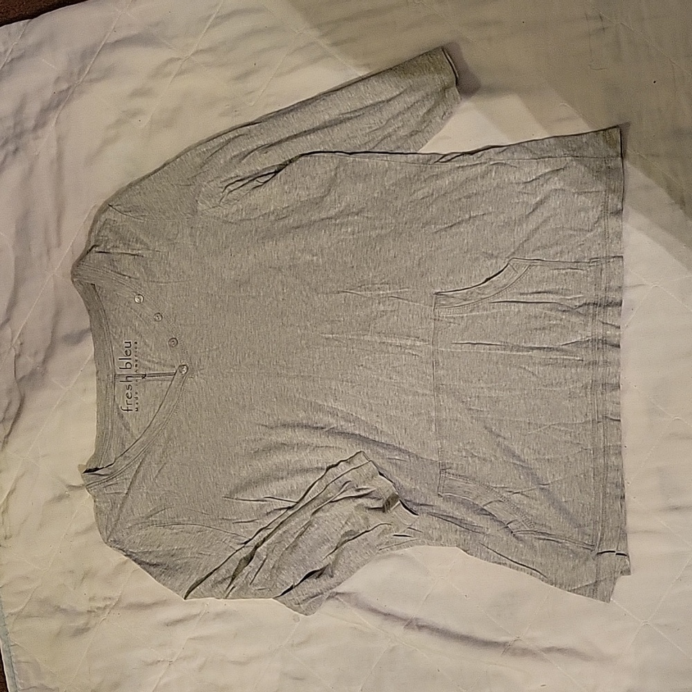 Light weight 3/4 sleeve shirt